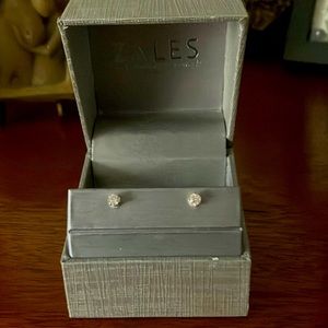 Diamond and gold stud earrings